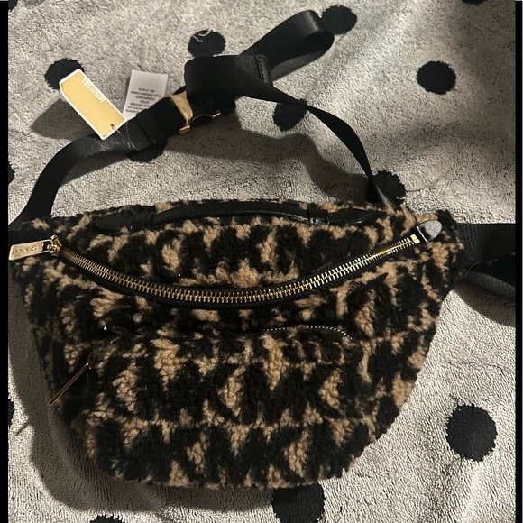 Michael Kors Fanny Pack - Picture 1 of 6